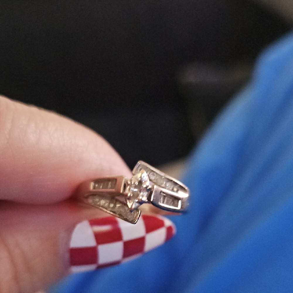Elegant Silver Diamond Ring